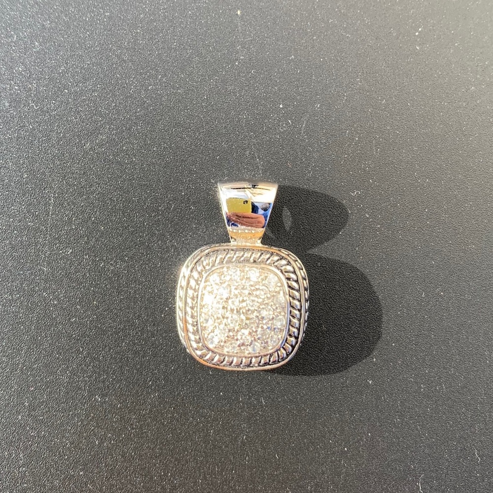 Silver stone pendant